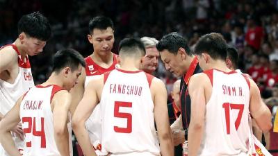 男篮世界杯-中国加时负波兰 周琦发球失误扣篮脱手葬送胜利