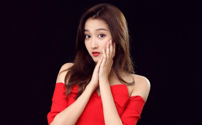 都是美女！关晓彤与众姐妹夜店蹦迪庆生 未见鹿晗