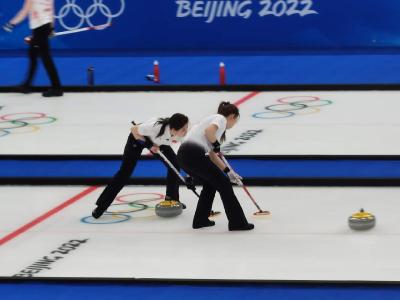 两连胜！中国女子冰壶队6∶5战胜韩国队