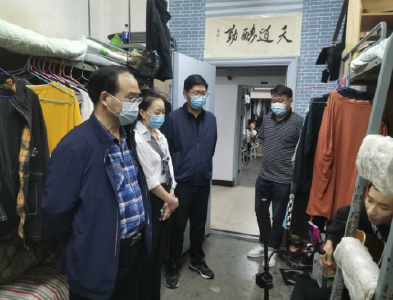 长江工程职业技术学院校领导深入学生寝室走访慰问