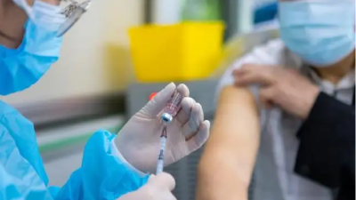接种第四针新冠疫苗需注意什么？专家提醒