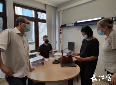 全球首创！针对新靶点 武汉企业自主研发新冠重症治疗新药 