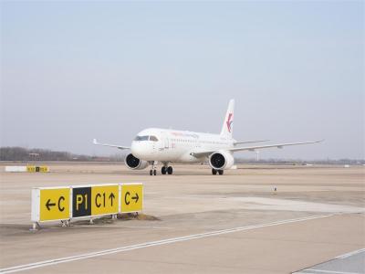 首架C919国产客机验飞武汉