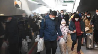 春节假期全国春运客流量超2亿人次