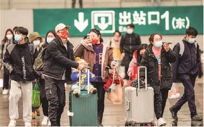 全国高速公路流量持续上涨 预计初六迎返程高峰