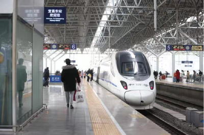 持续迎来高峰客流 武汉站发送旅客连续两天赶超2019年同期