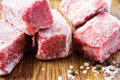 长期吃久冻的肉会致癌？冰箱里的肉冻多久就不能吃了？今天讲清楚