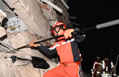 中国救援队在土耳其成功救出第三名被困人员