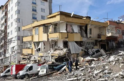 土耳其副总统：强震已造成该国17674人死亡