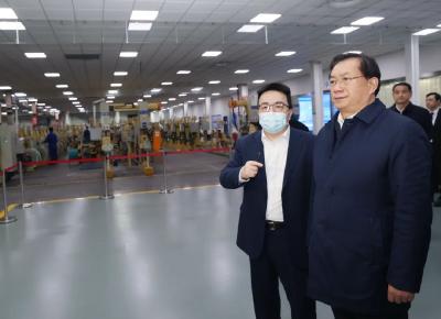 王忠林在光谷调研推动数字经济发展