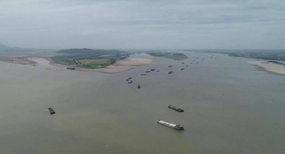 中国最大淡水湖鄱阳湖水位突破12米大关
