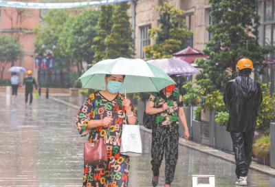 武汉、鄂州、黄冈、黄石发布雷雨大风预警：雷雨+阵风9级，局地冰雹！