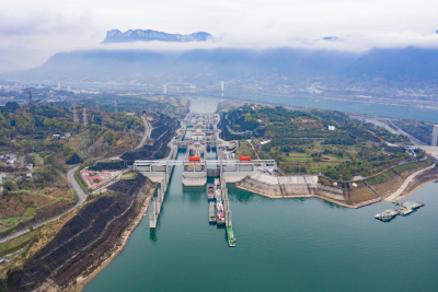 三峡船闸通航20周年 过闸货运量达19.1亿吨 