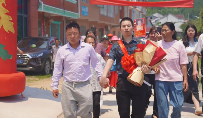 兄弟二人同日被拐 25年后今日相见