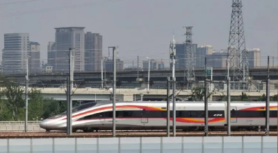 假期第一天 全国铁路单日旅客发送量首次破2000万人次