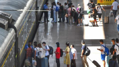 中秋国庆假期首日火车票今天开抢，12306提醒候补订单成功率高