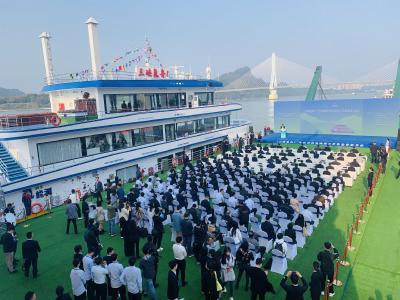 国内首艘入级中国船级社氢燃料电池动力示范船“三峡氢舟1”号成功首航