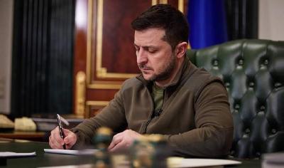 乌总统签署法律草案 将战时状态和总动员令期限延长90天