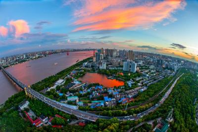 武汉连续两年上榜全国超大城市  专家：有红利更有挑战