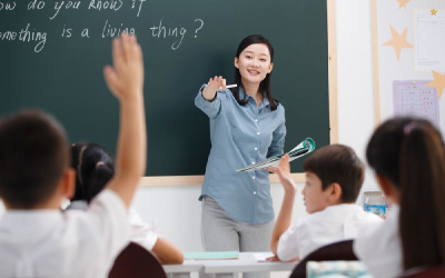 “非教学任务”五花八门 教师们如何才能安静地教书？