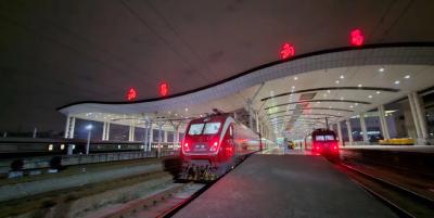 武汉春运首趟列车出发了！