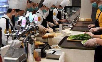 2023年全国餐饮收入超5.2万亿元