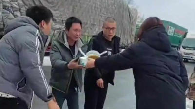 停业一天，这位湖北老板免费送了180份盒饭！