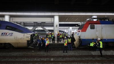 韩国两列火车在首尔站发生追尾事故 致4人受伤