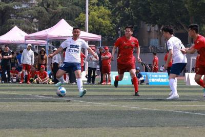 中国地质大学第八届校友足球赛在湖北武汉举行