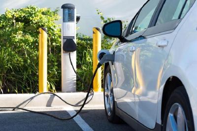 新能源汽车渗透率过半，燃油车与新能源车的竞争将走向何方？