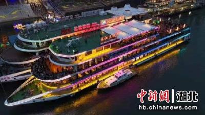 长江干线单日旅客出行近30万人次 迎水上客流高峰