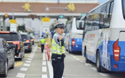 湖北高速交警：全力以赴，加油！加油！加油！