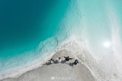 惊艳！青海翡翠湖晶莹剔透美如宝石