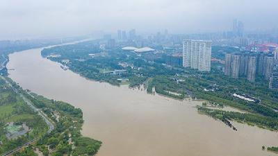 长江中下游等地未来三天强降雨持续 北方高温明起缩减