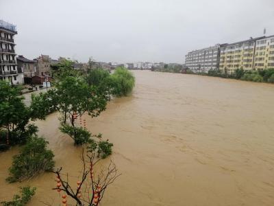 7月3日20时，长江水利委员会水文局升级发布洪水橙色预警