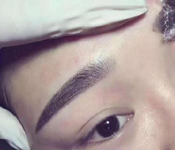 “说好300元纹眉，进店花了6988元”