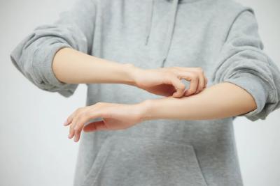 越痒越挠，越挠越痒……如何远离这种恼人的皮肤病丨科普时间