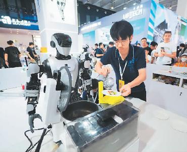 报告：2023年中国新安装工业机器人数量超全球半数