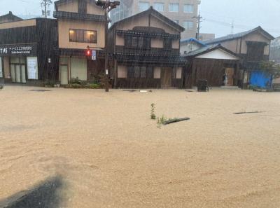 日本石川县遭大雨侵袭 气象厅发布最高级别警报