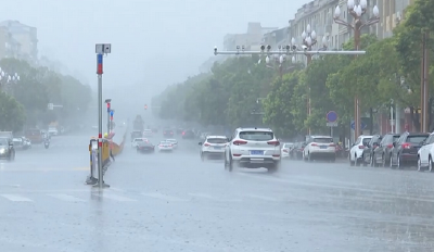 中央气象台继续发布暴雨、台风、大风预警