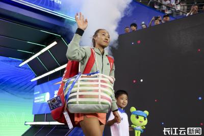 郑钦文2024武网开门红！湖北姑娘伢真“郑”气！