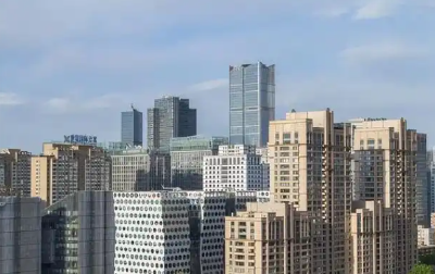 一线城市楼市全线回温：北京新房市场重现“茶水费”，华侨奔赴广州扫房