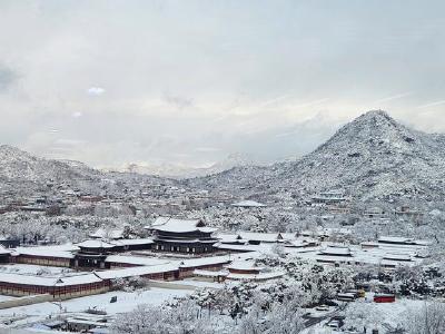 韩国持续降雪影响数百架次航班 仁川机场大批旅客滞留