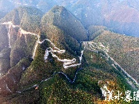 湖北襄阳：公路秋景美如画