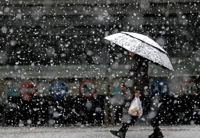 新一股冷空气携雨雪降温来袭 北方寒意加重南方湿冷明显