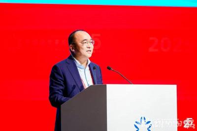 相约2025汉交会，阎志在亚布力开幕论坛向企业家发出“江城之约”