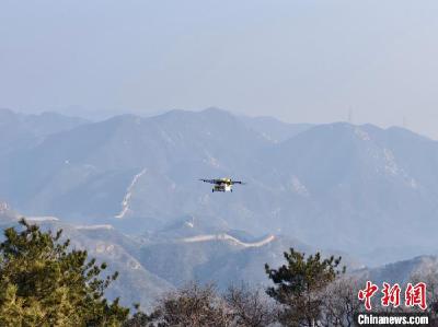 热餐“飞降” 中国多景区“空中外卖”服务受欢迎