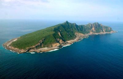 中国海警舰艇编队3月14日在我钓鱼岛领海巡航