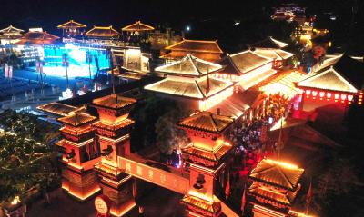 赤壁：借东风，燃动一座城
