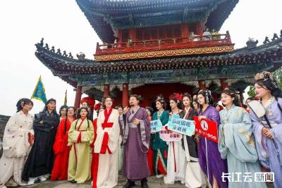 “五一”首日湖北A级旅游景区接待游客334.31万人次  同比增长22.94%